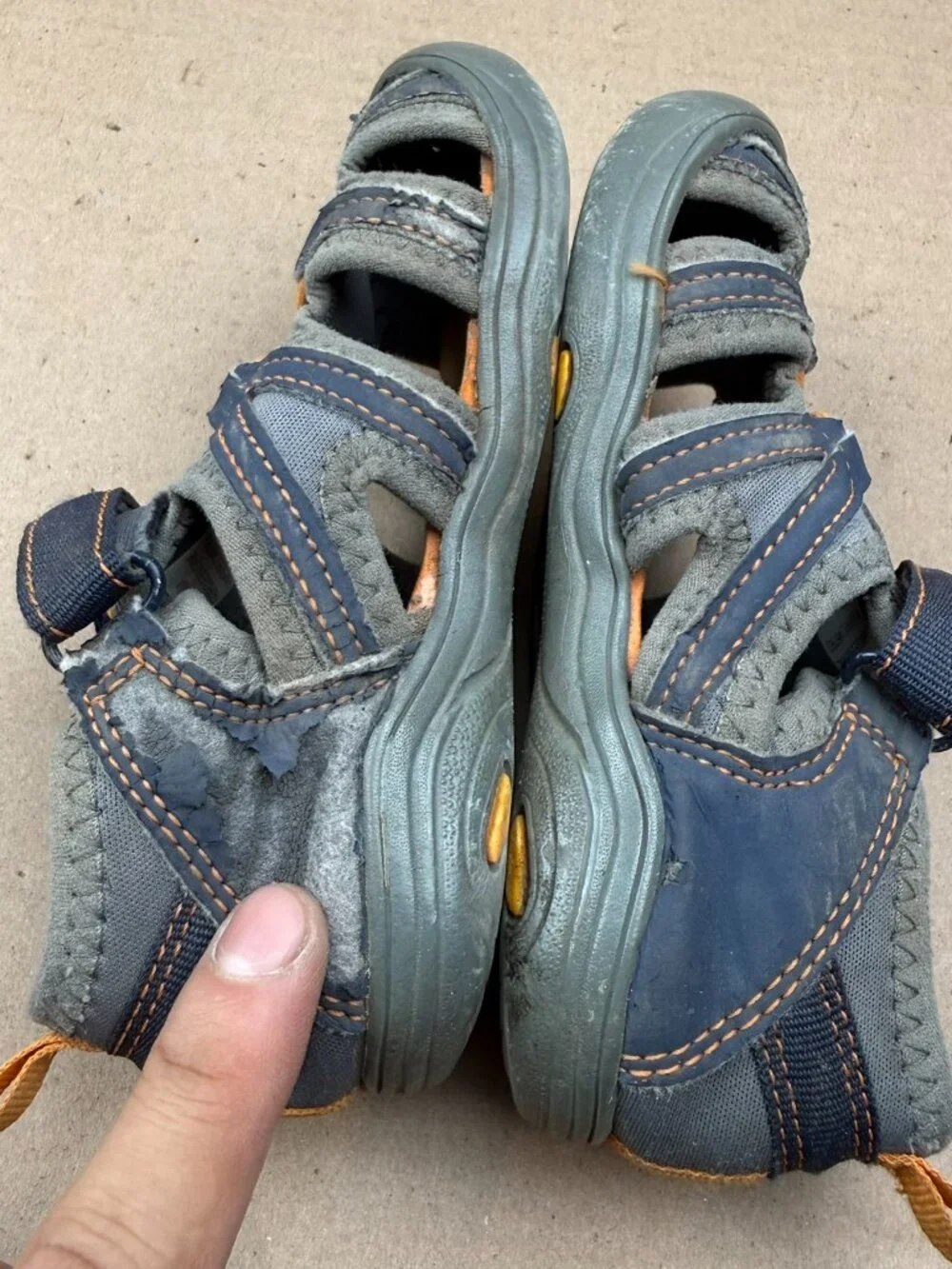 unisex kids Water Sandals Size 9 Blue Orange Closed Toe Summer Shoes WEAR DAMAGE